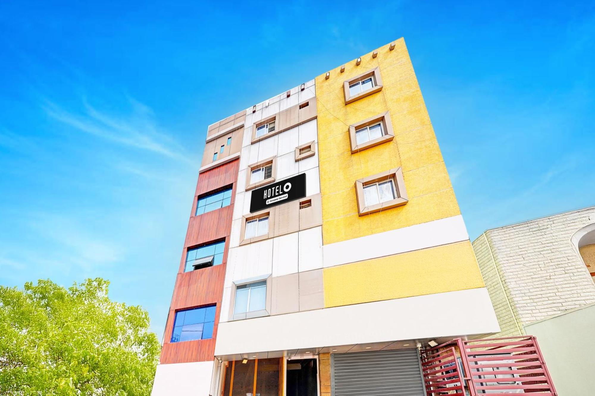 Super Hotel O Srigandhakavalu Formerly Chamundeshwari Lodging Jālahalli Zewnętrze zdjęcie